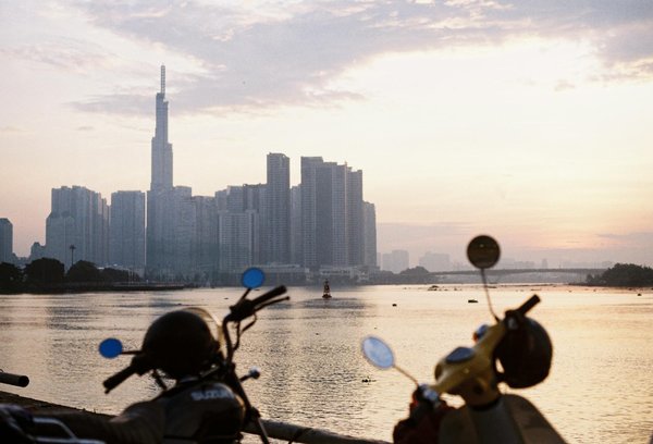 Volez au-Delà des Cimes : Découvrez la Montagne Sainte-Victoire en Parapente pour une Aventure Inoubliable